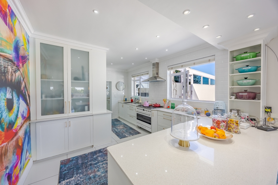5 Bedroom Property for Sale in Milnerton Central Western Cape